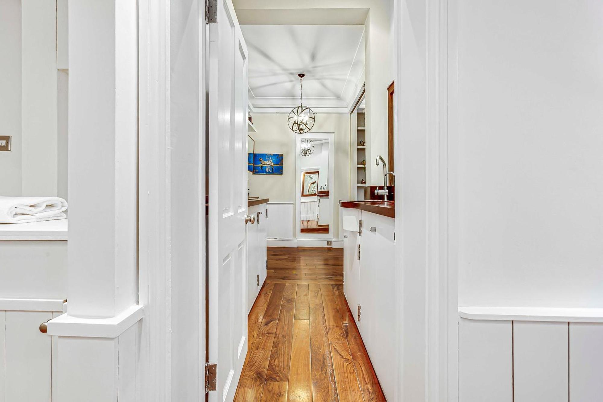 Ivy Queen's Gate 2 Pro-managed Apartment London